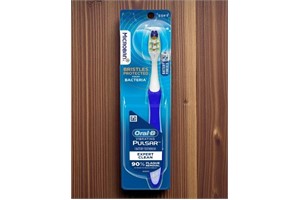 Oral-B Pulsar Expert Clean Battery Powered Toothbrush, Soft