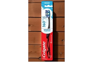 Colgate 360 Total Advanced Floss-Tip Bristles Toothbrush, Medium