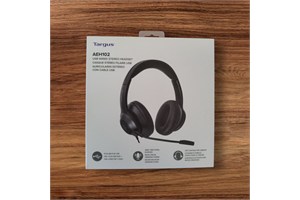 Targus Wired Stereo Headset, Black (AEH102TT)
